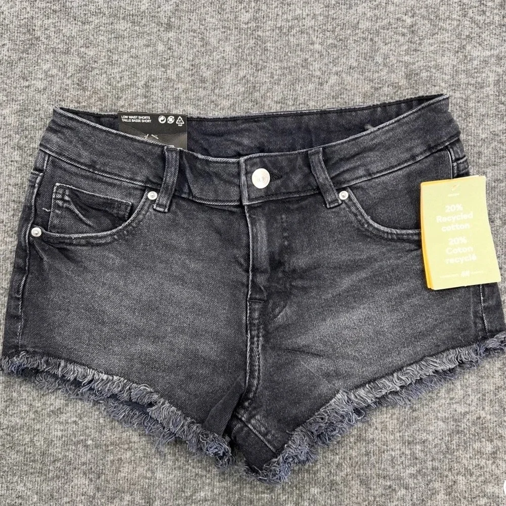 HM Divided Womens Low Waist Denim Shorts Washed Black‎ Frayed Hem Size 4 NEW